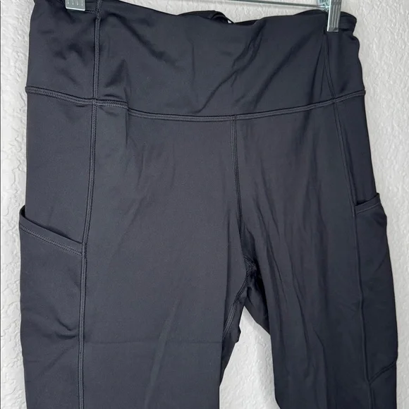 Lululemon Fast and Free High Rise Leggings 25” Black Size 12 - Picture 3 of 9